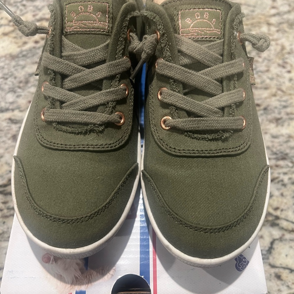 Skechers Green Canvas Sneakers with Cushioned Sole like new condition